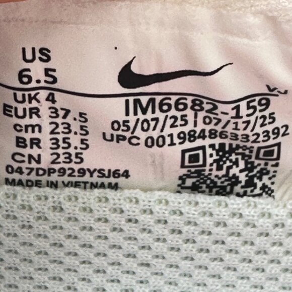 Women's Nike Vomero Plus White Blue Pink Sneakers Running IM6682-159 Sz 6.5 NEW - Picture 10 of 11